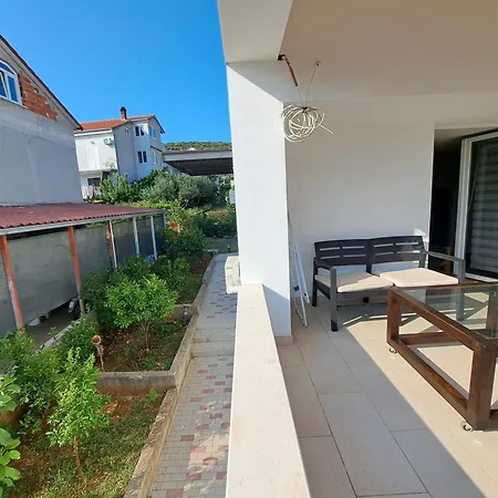 Apartment Studio Clearwater - A Serenity Haven With A Private Terrace